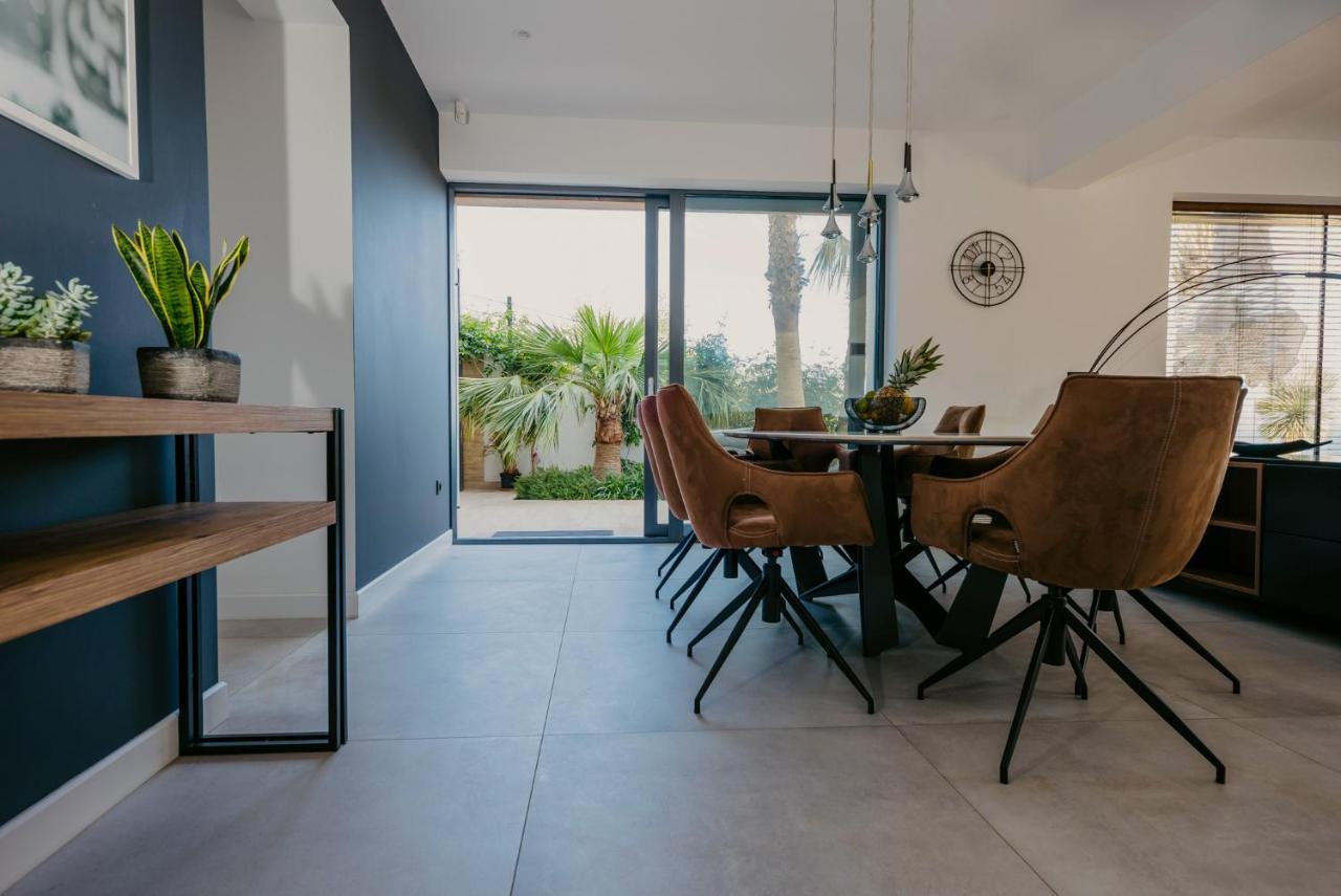 Villa Bloomhill Escape *