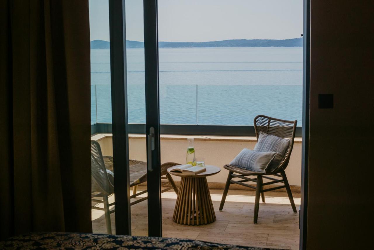 Villa Bloomhill Escape *