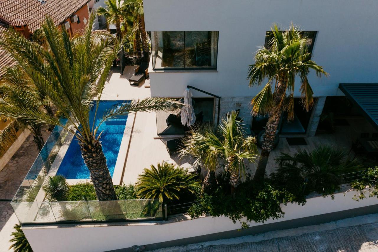 Villa Bloomhill Escape
