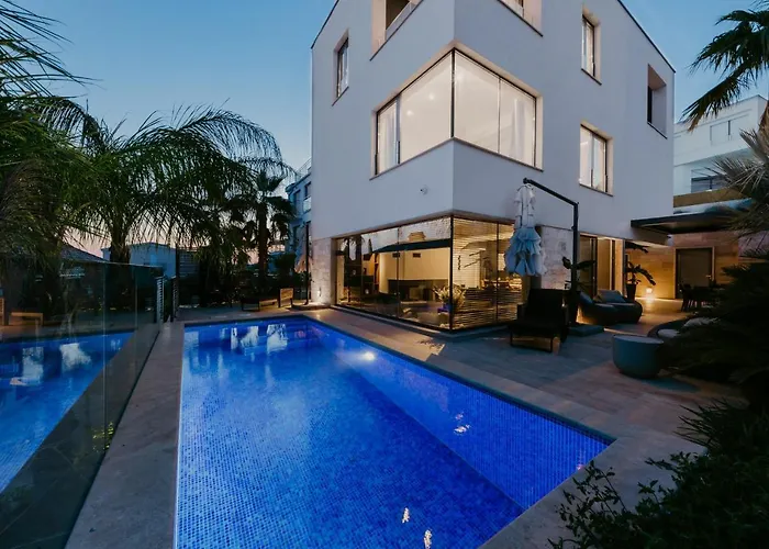 Villa Bloomhill Escape